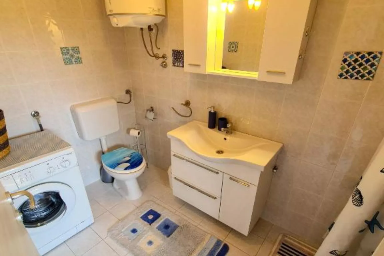 Apartments Marko - Three Bedroom Apartment with Sea View-Badkamer