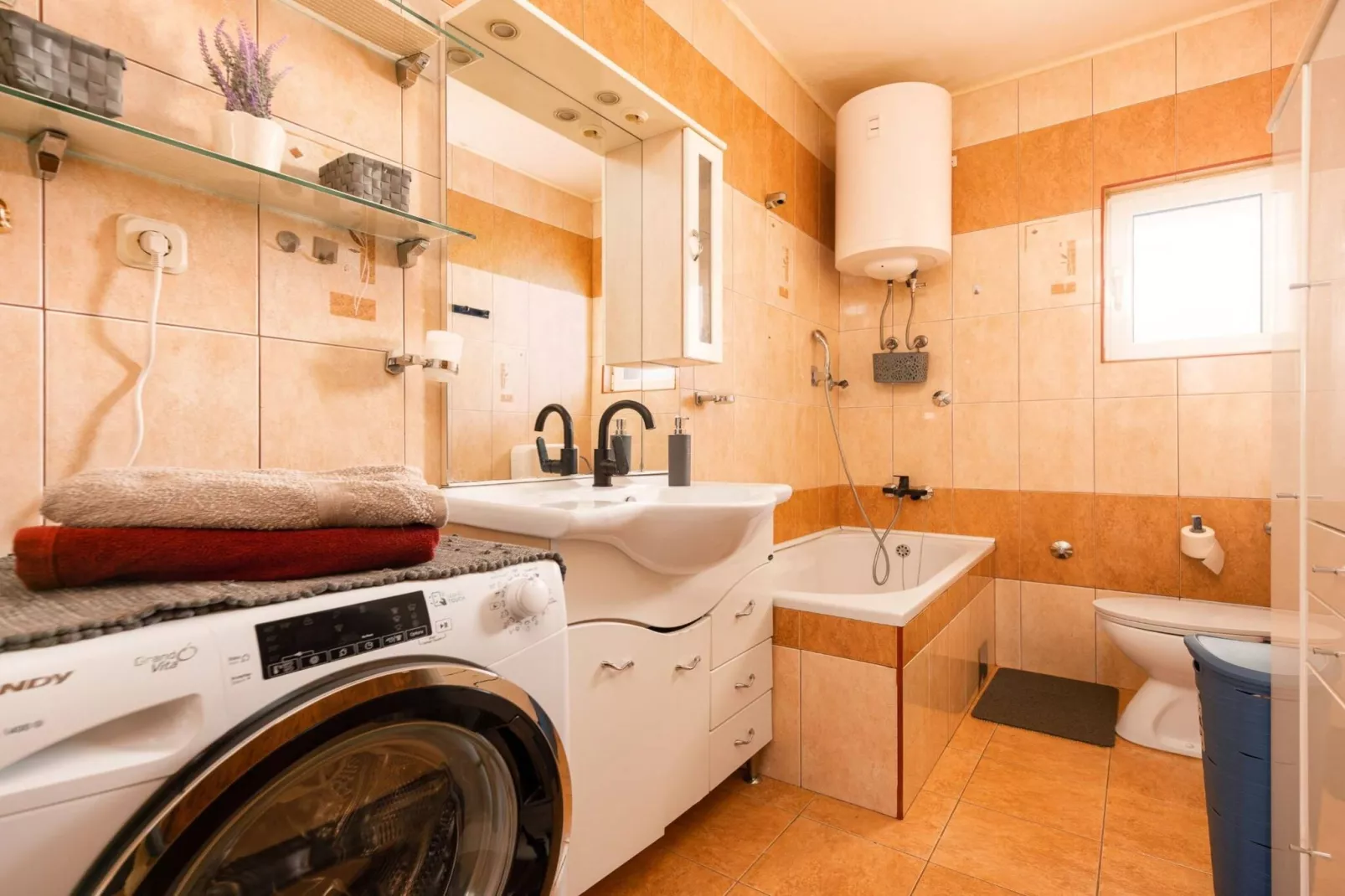 Luxury Seget Donji Apartments with Terrace and Sea View - Three Bedroom Apartment with Terrace and Sea View-Keuken