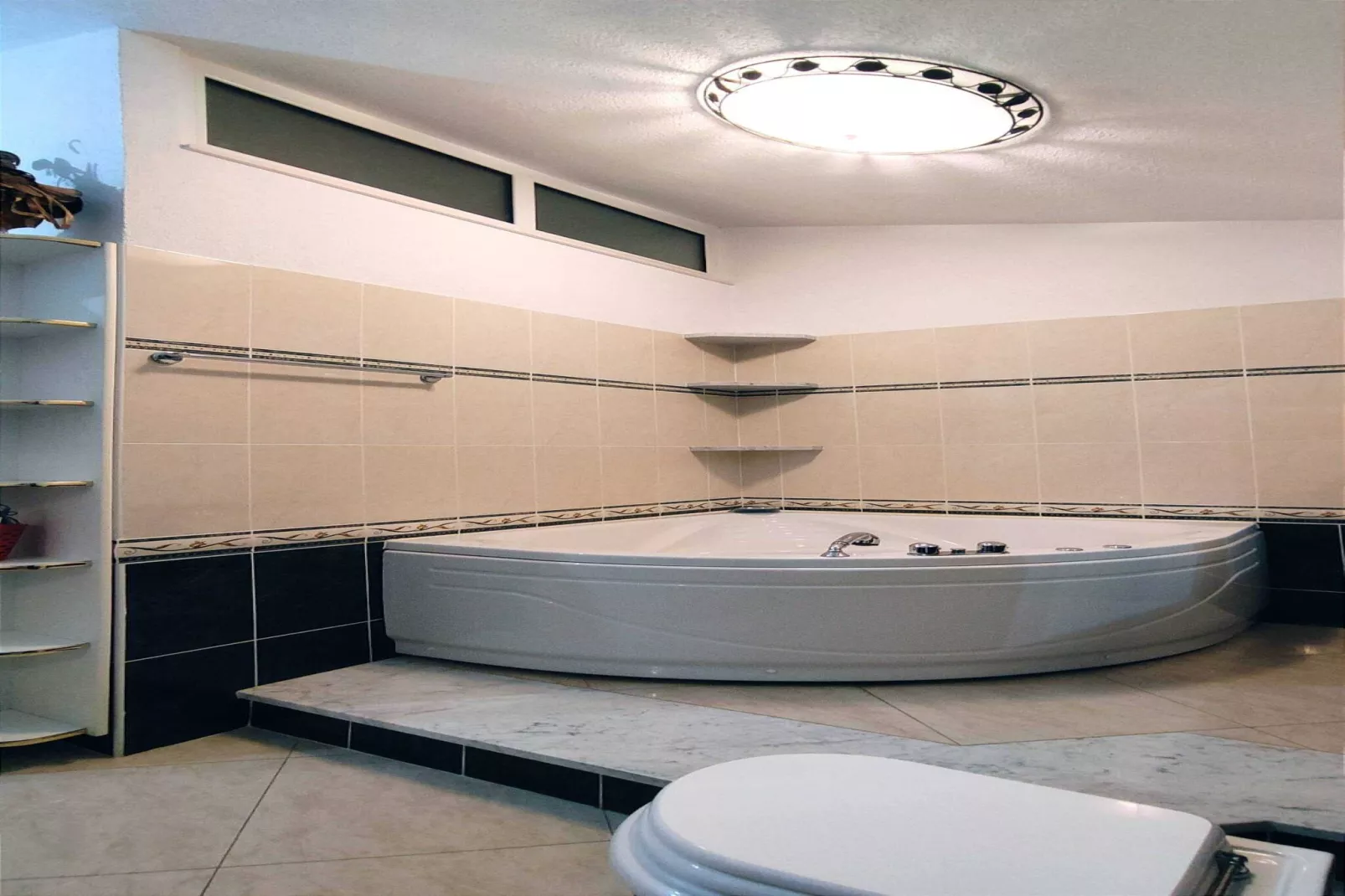 Kastel Stafilic Comfortable Apartments - Three Bedroom Apartment with Terrace-Badkamer