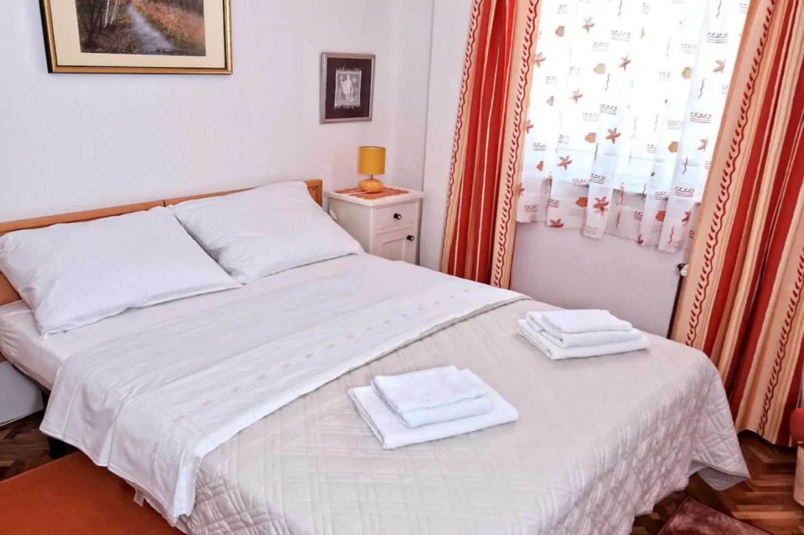 Peaceful and Secluded Krk Apartment with Terrace - One Bedroom Apartment with Terrace-Slaapkamer