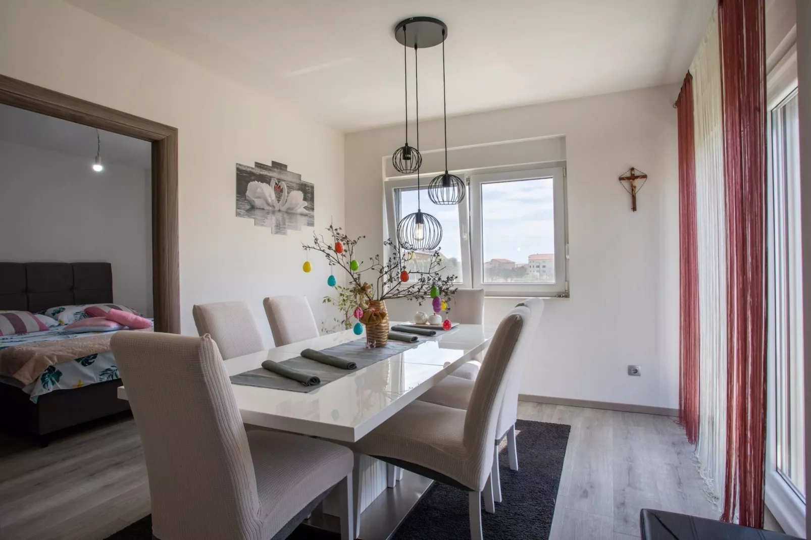 Trendy and Chic Apartment with Terrace and Private Garden - One Bedroom Apartment-Eetkamer