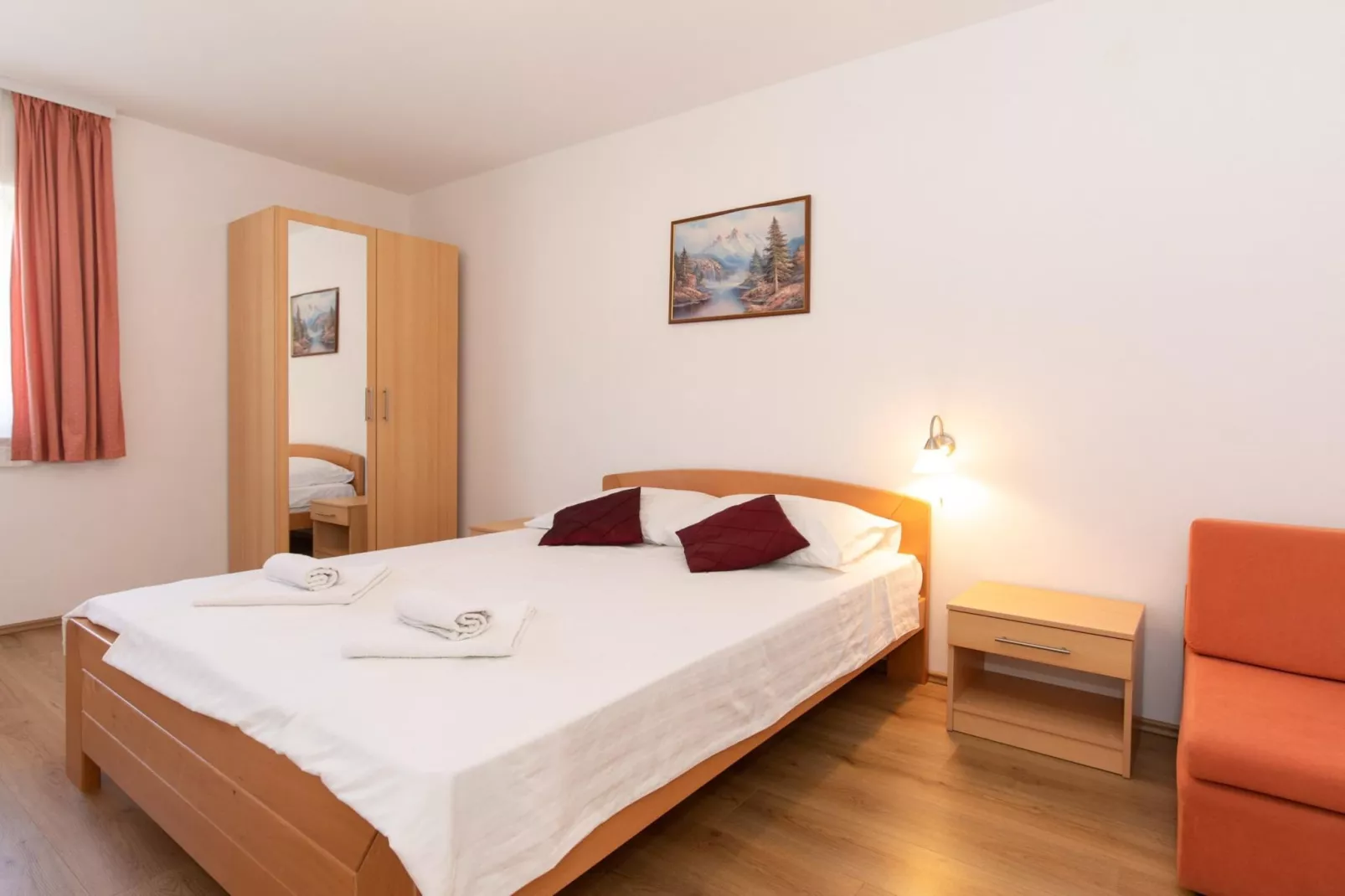 Scenic Elegant Apartments Krk with Balcony and Pool - Classic Two Bedroom Apartment with Balcony and Pool (owner 2)-Slaapkamer