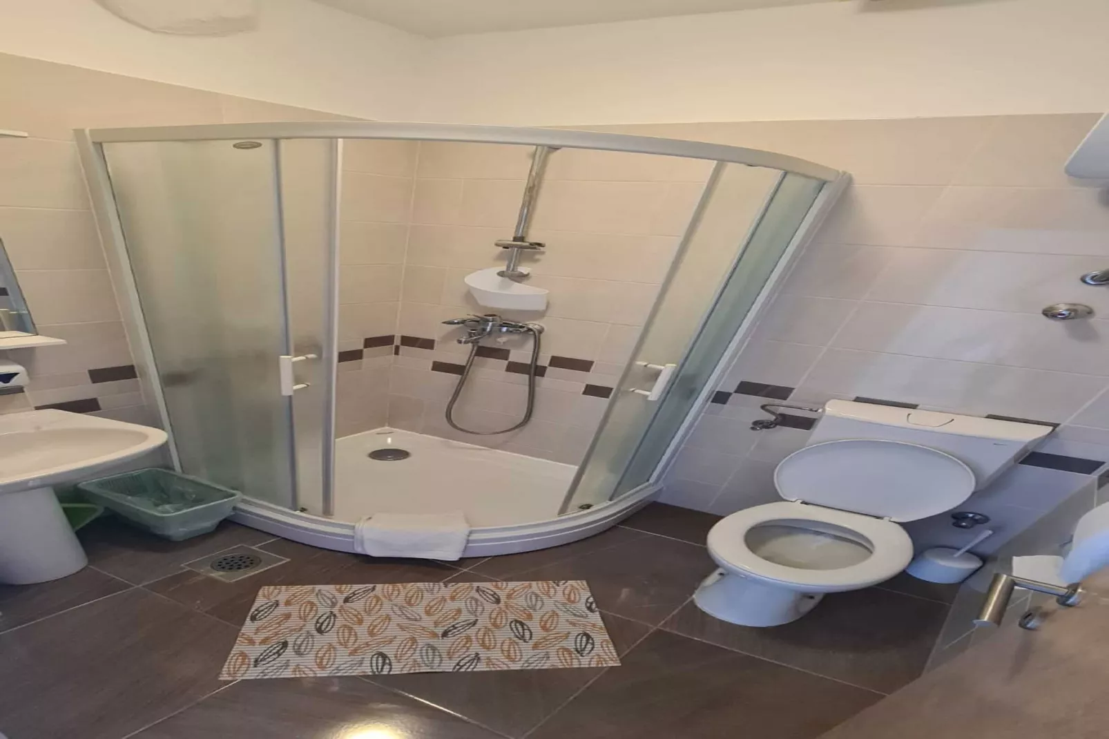 Apartment 8-Badkamer