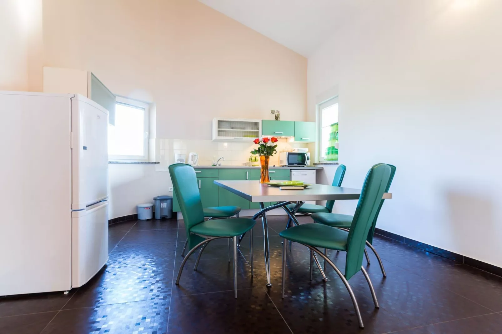 Elegant and Lavish Leisure Apartments Zadar with Outdoor Pool - Classic Two Bedroom Apartment with Terrace (owner Olive)-Keuken
