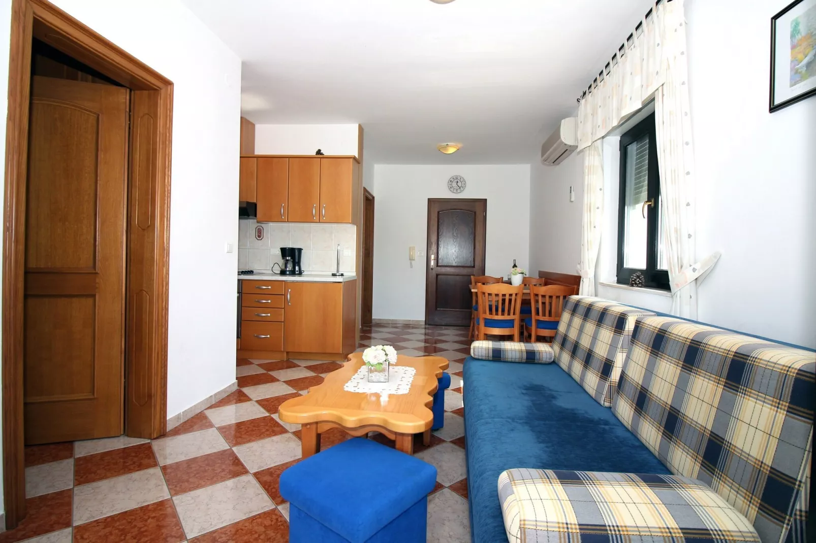 Zadar Coastal Haven - One Bedroom Apartment With Sea View-Woonkamer