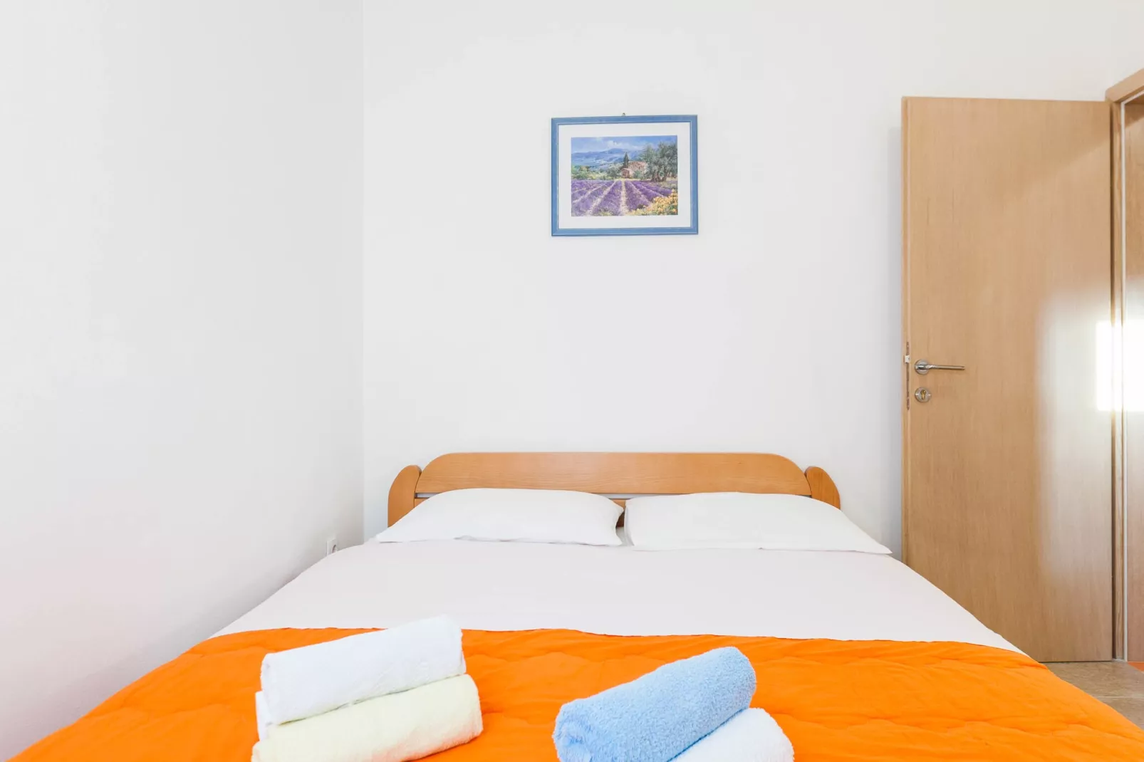 Cozy Apartments in Zadar with Sea and Mountain Views - Studio Apartment with Mountain View (owner 4)-Slaapkamer