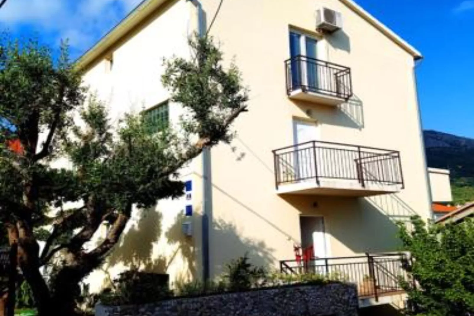 Apartments Kegalj - Studio with Pool View-Buitenlucht
