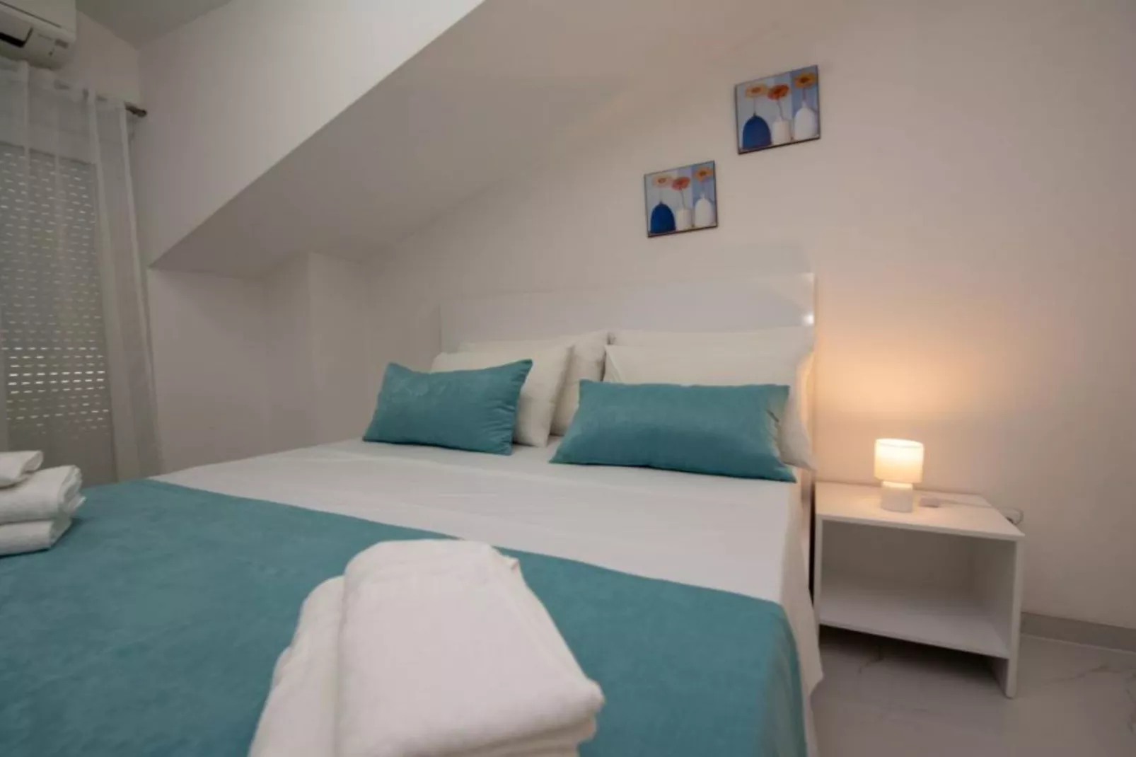 Villa Tomi -  Studio With Sea View (2)-Slaapkamer