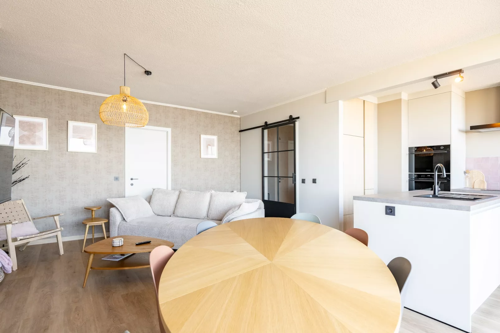 MALIBU BEACH III 11A-Eetkamer