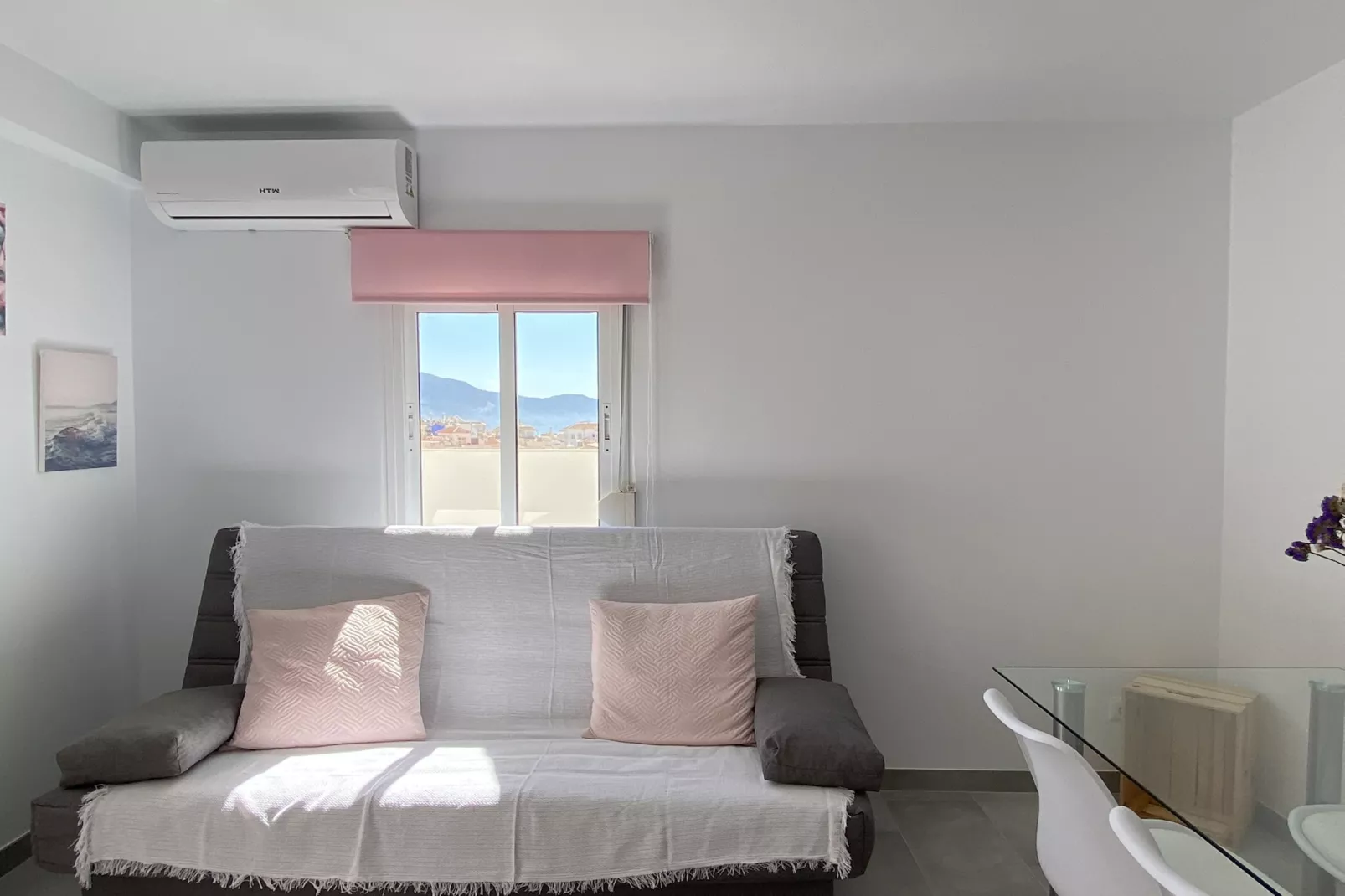 Centro Life Seaview by Casasol-Woonkamer