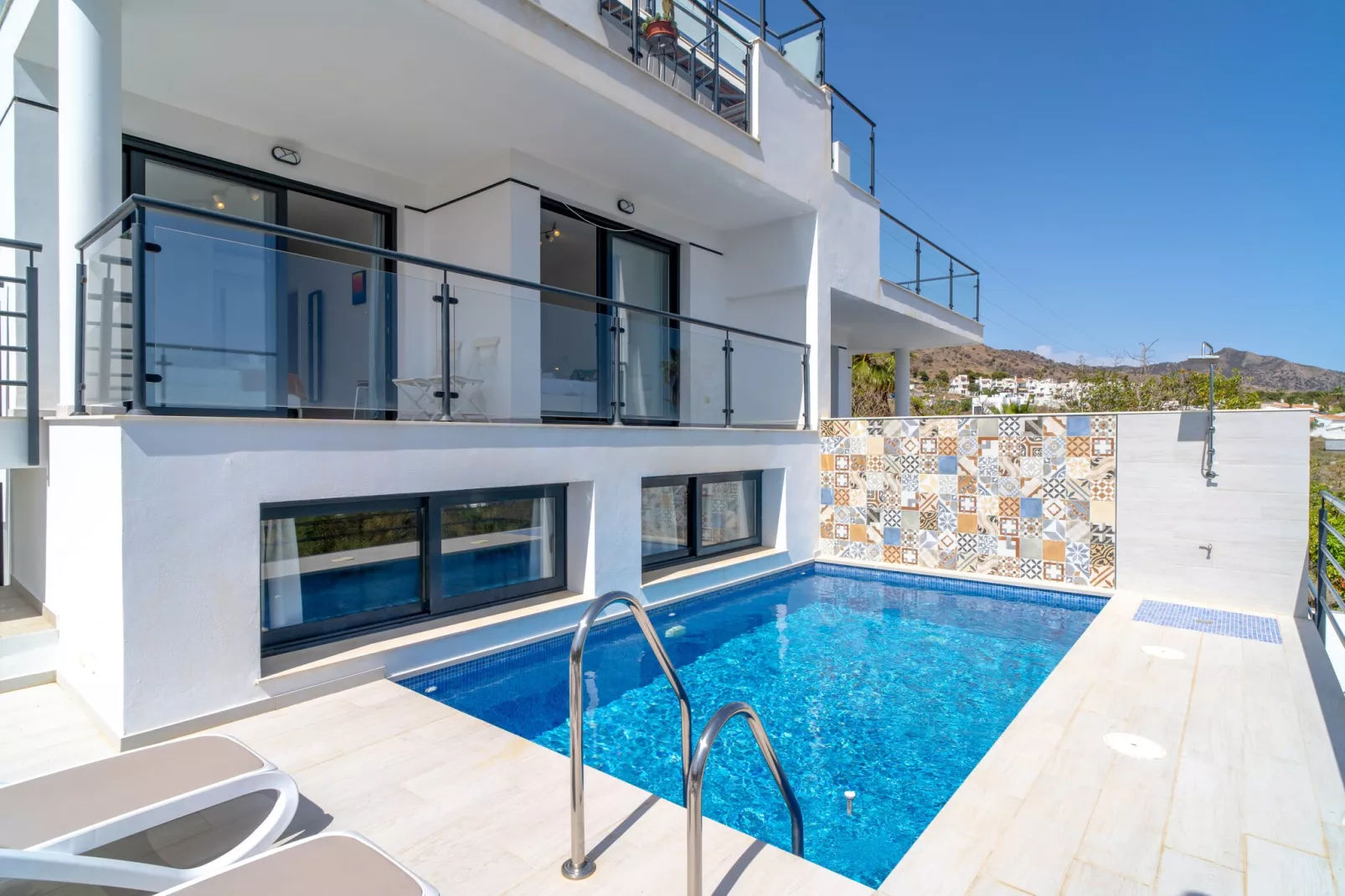 Villa Luxuria Private Pool by Casasol-Buitenkant zomer