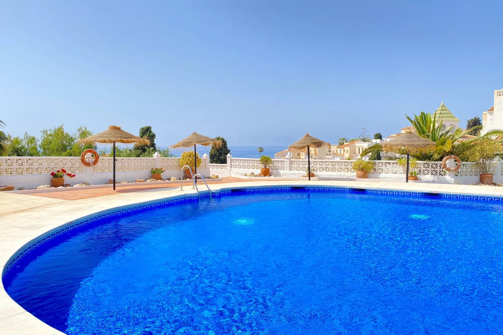 Capistrano Playa 715 by Casasol-Buitenkant zomer