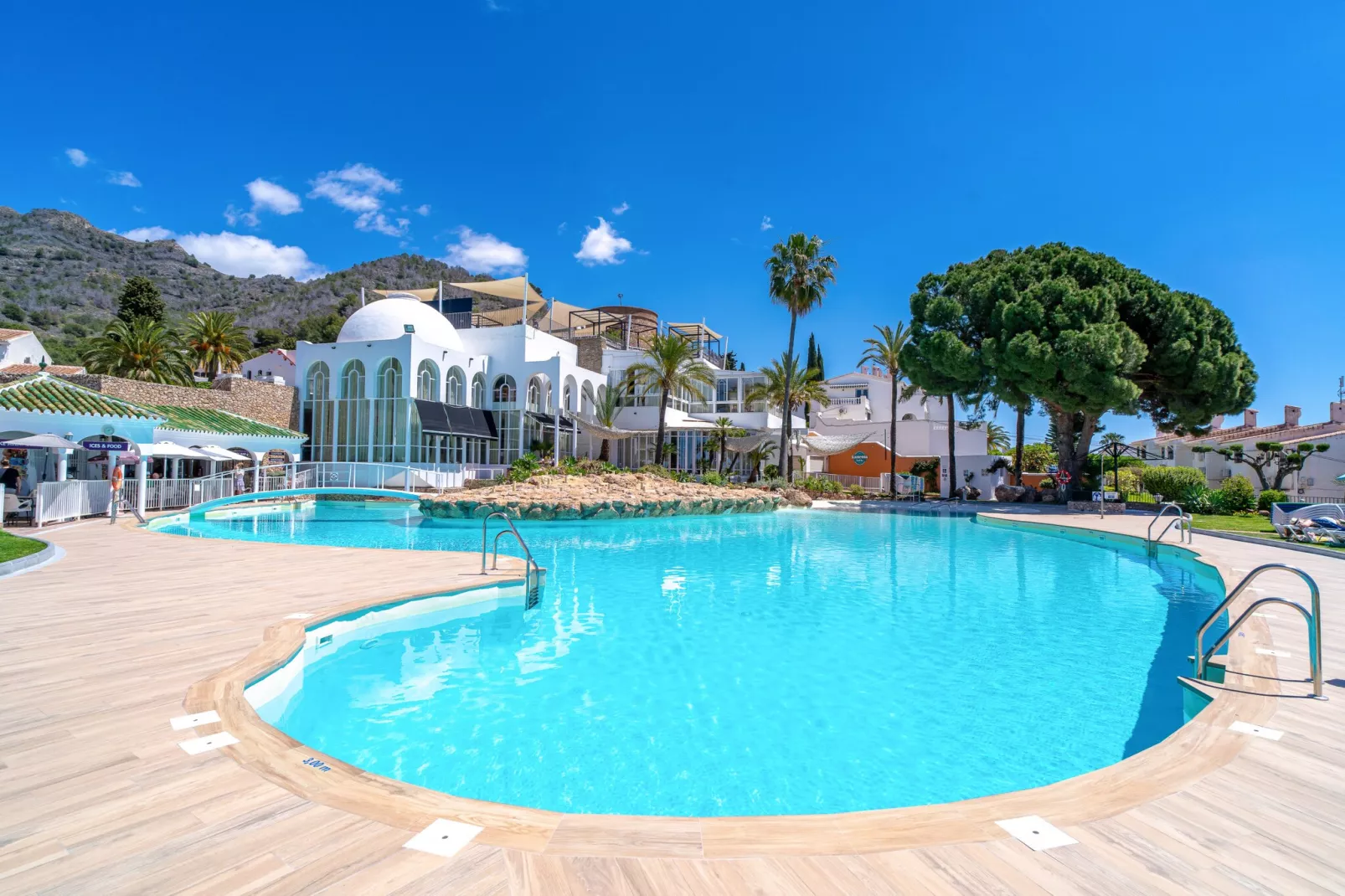 Hibiscos Seaview Terrace by Casasol-Buitenkant zomer