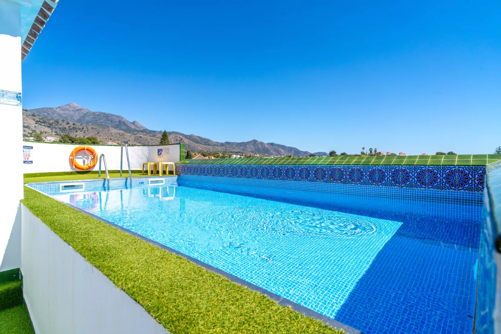 Verano Azul Seasun 90B by Casasol-Zwembad