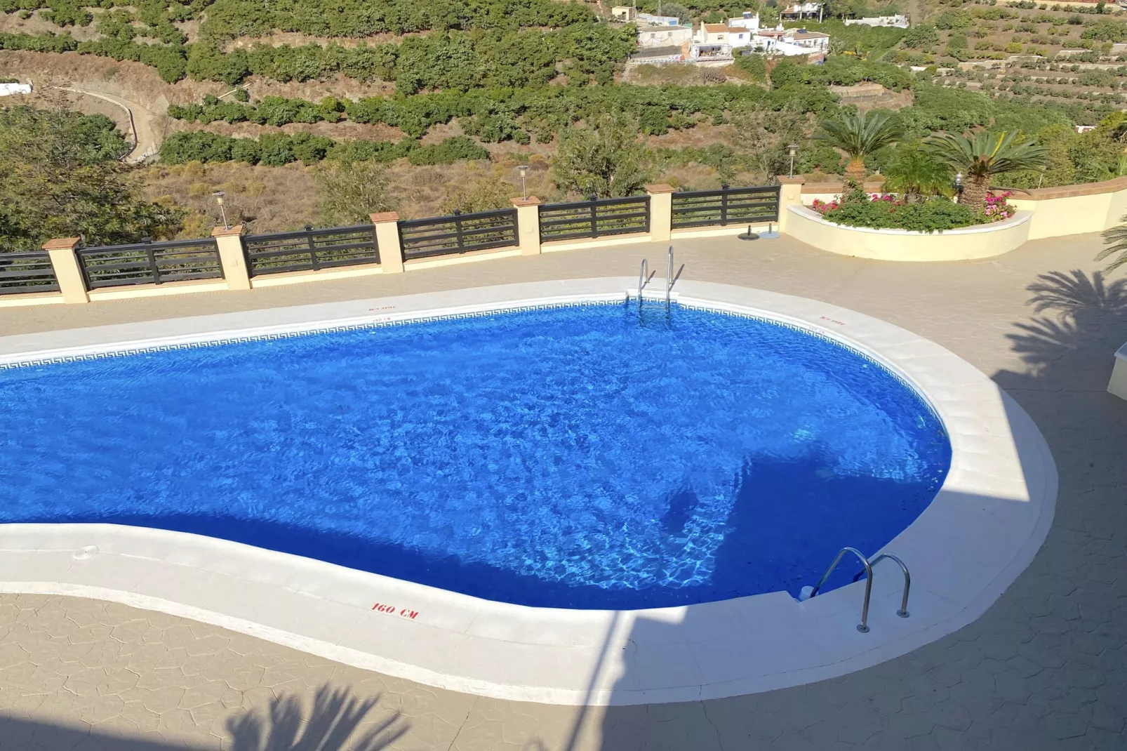 Tamango Hill Alcazaba A 1B by Casasol-Zwembad