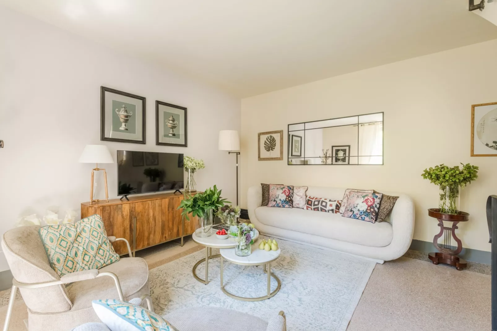 The Arnolfini Portrait Apartment-Niet-getagd