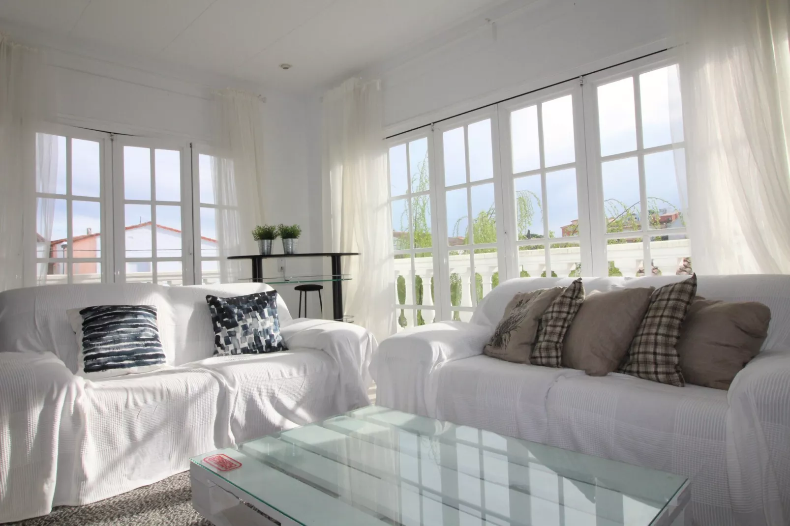 0024-BAHIA 67 C-Woonkamer