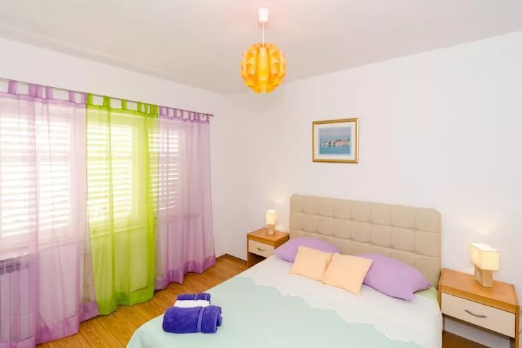 Apartment Dea - One-Bedroom Apartment with Terrace-Slaapkamer