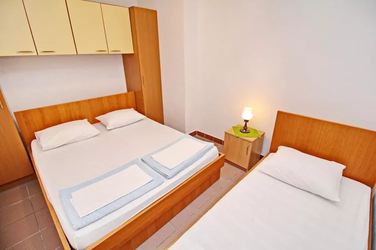 Apartments Neven - Two Bedroom Apartment with Terrace and Partial Sea View (A1)-Slaapkamer