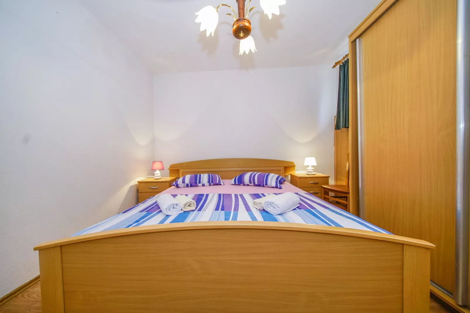 Apartment Mini Brač - One Bedroom Apartment with Terrace (ST)-Slaapkamer