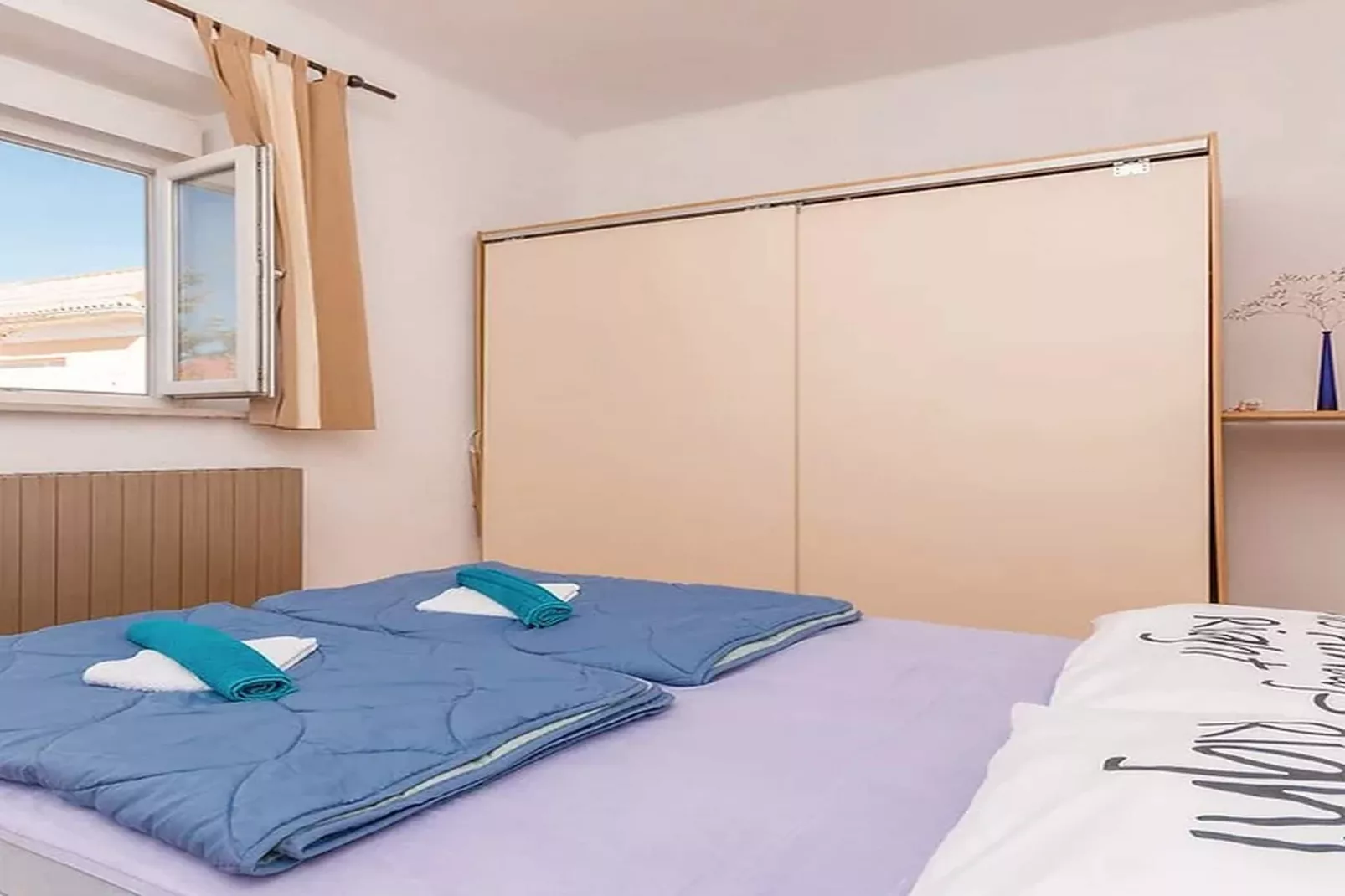 Apartment Marjan - One Bedroom Apartment with shared Terrace-Slaapkamer