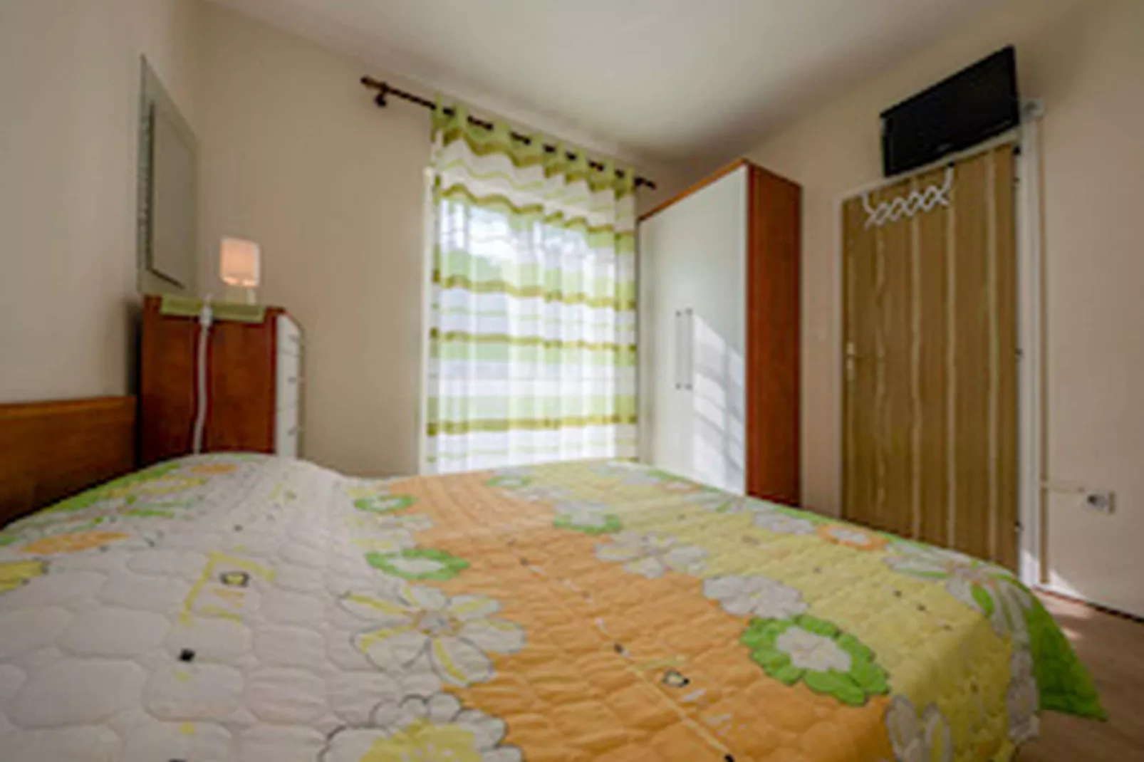 Apartments & Rooms Green Bay - Double Room with Balcony  (Room 4)-Slaapkamer