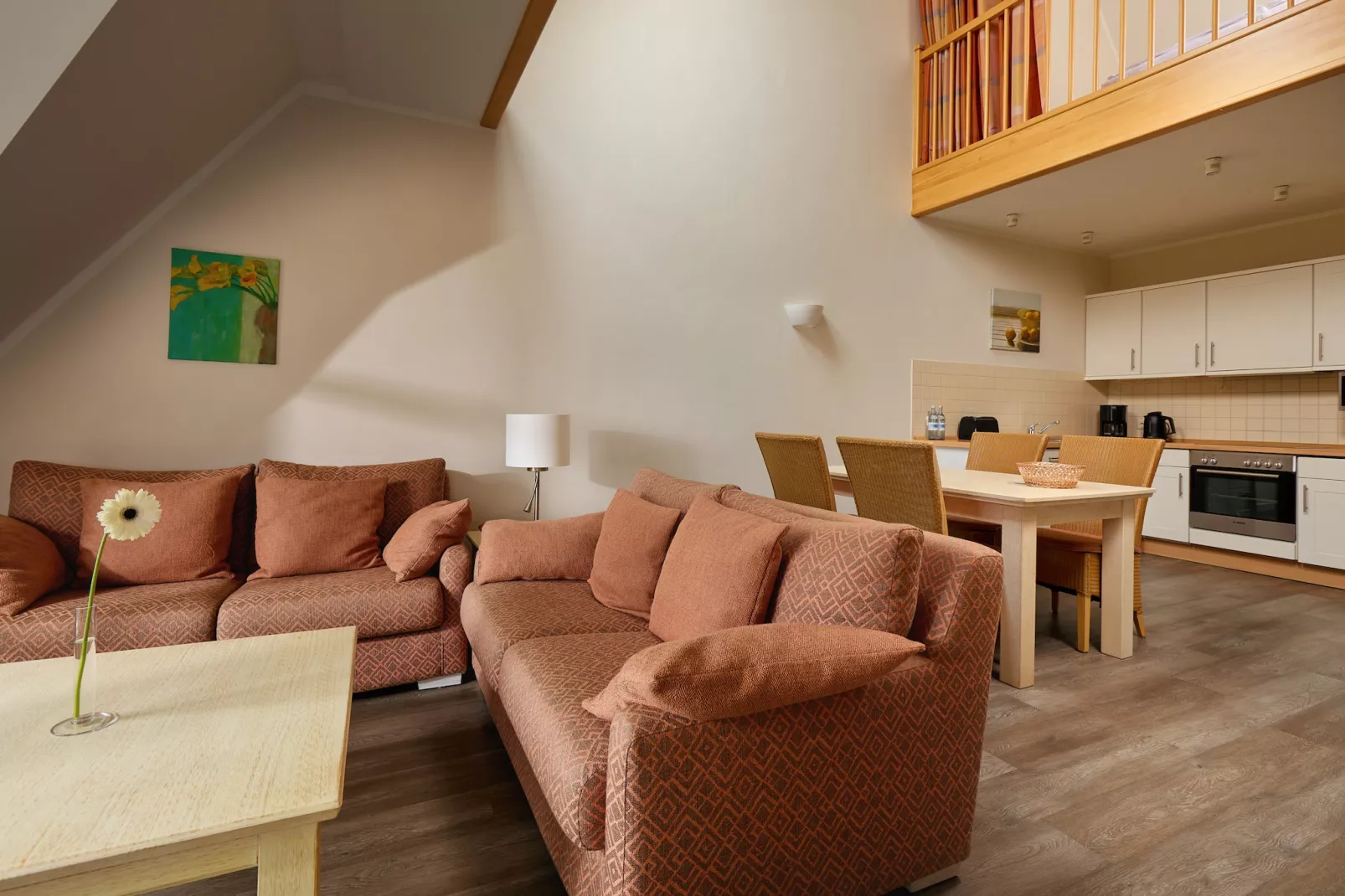 Garten-Maisonette Ferienwohnung - Strandhotel Dünenmeer-Woonkamer