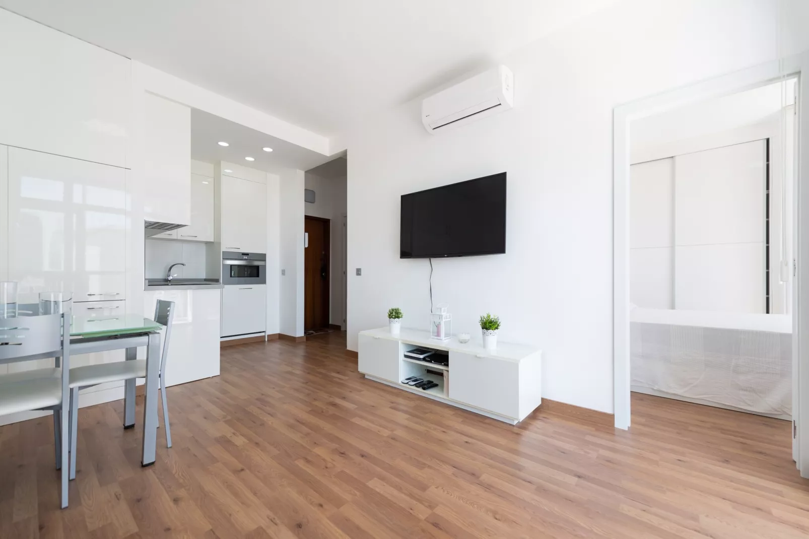 Lovely balcony sea views By CanariasGetaway-Eetkamer