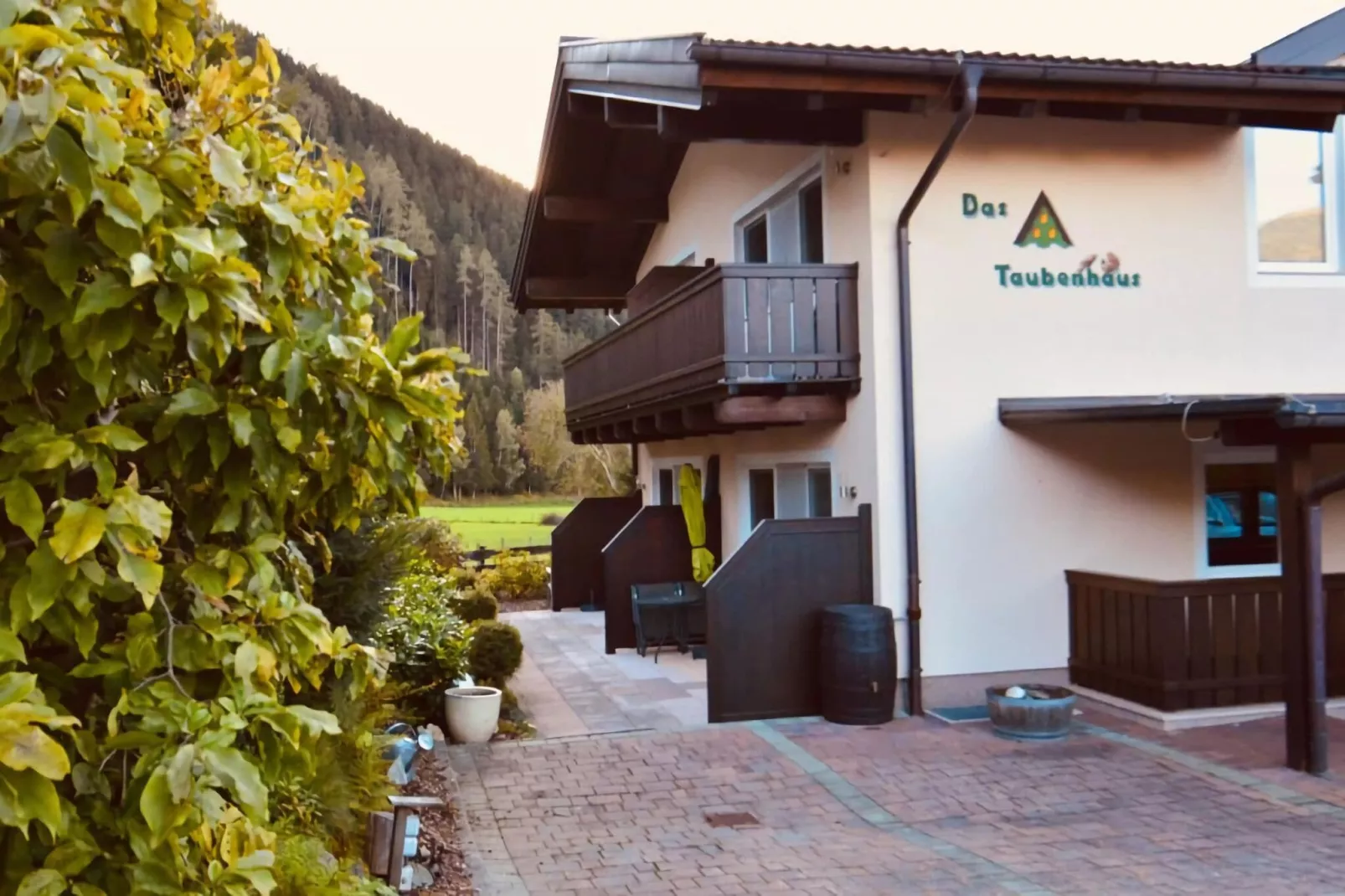 Apartment 1 /Hollersbach-Buitenkant zomer
