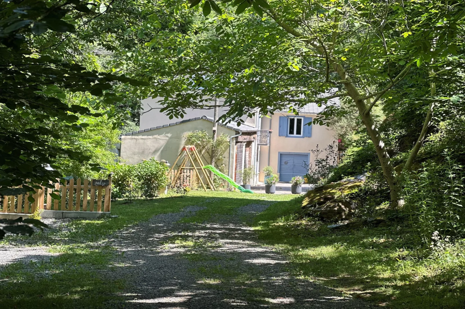 Le Moulin de Camelière-Buitenkant zomer