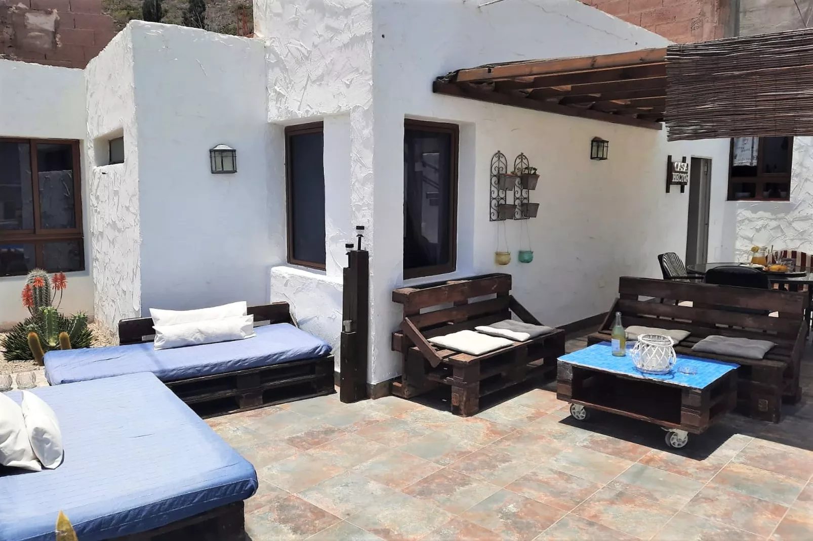 Casa Héctor-Buitenkant zomer