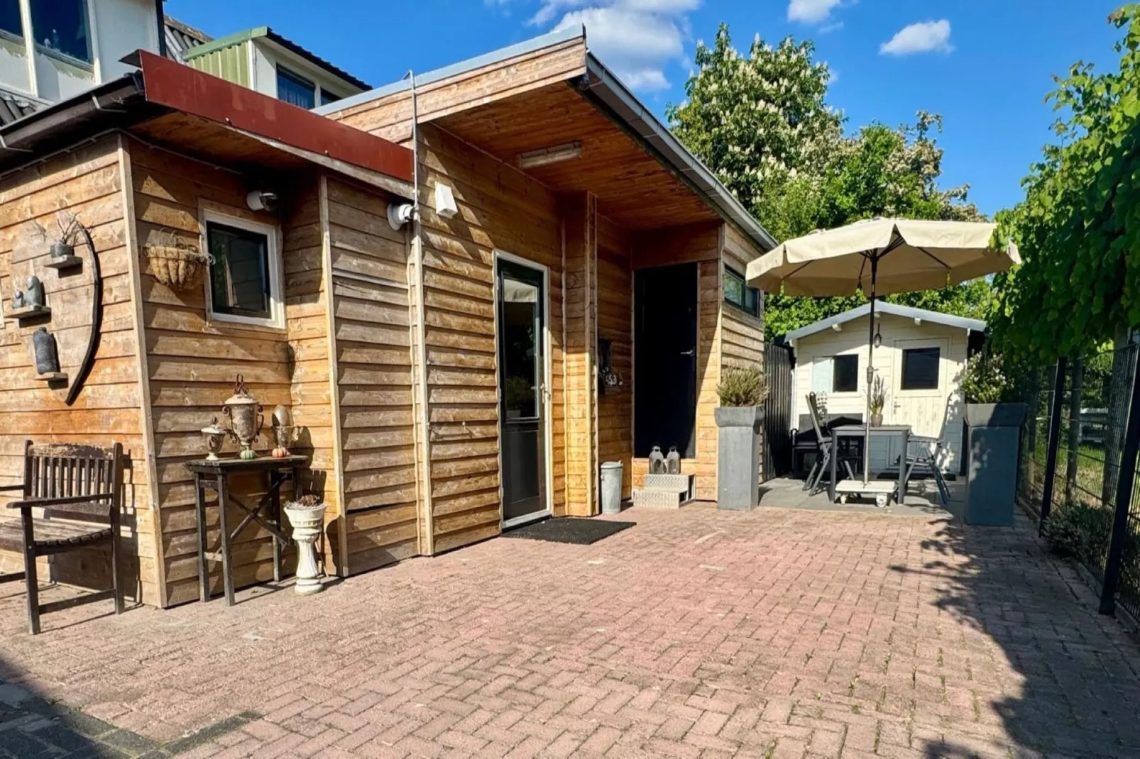 Okken House 1 and 3A-Buitenkant zomer