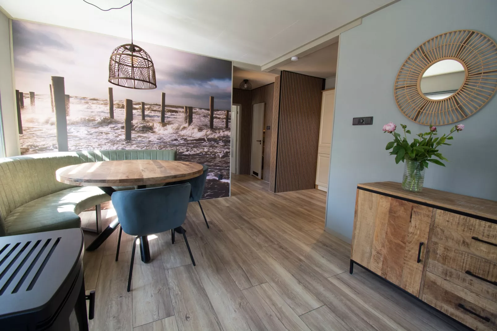 Bungalow Mui aan Zee-Eetkamer