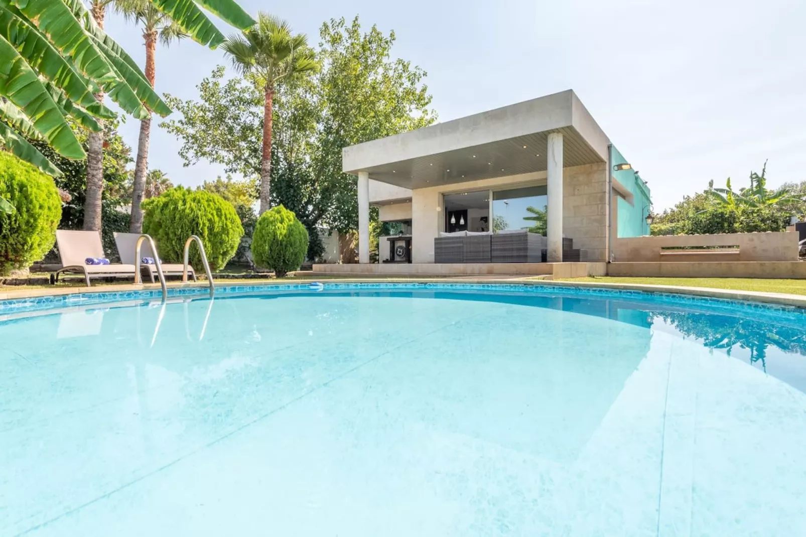 Villa Almez in Mar22-Zwembad