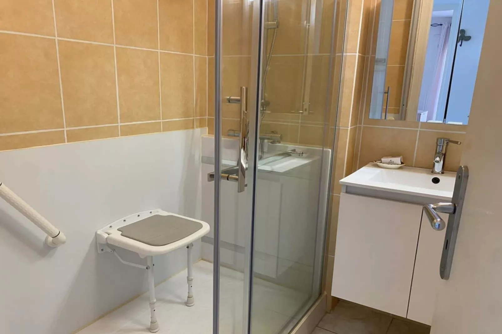 LOU ? CHARBO LD234-Badkamer