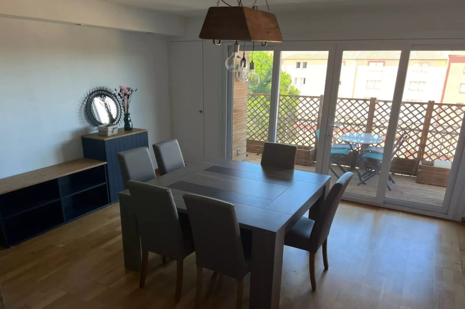 65 Apparemment fraîc-Eetkamer