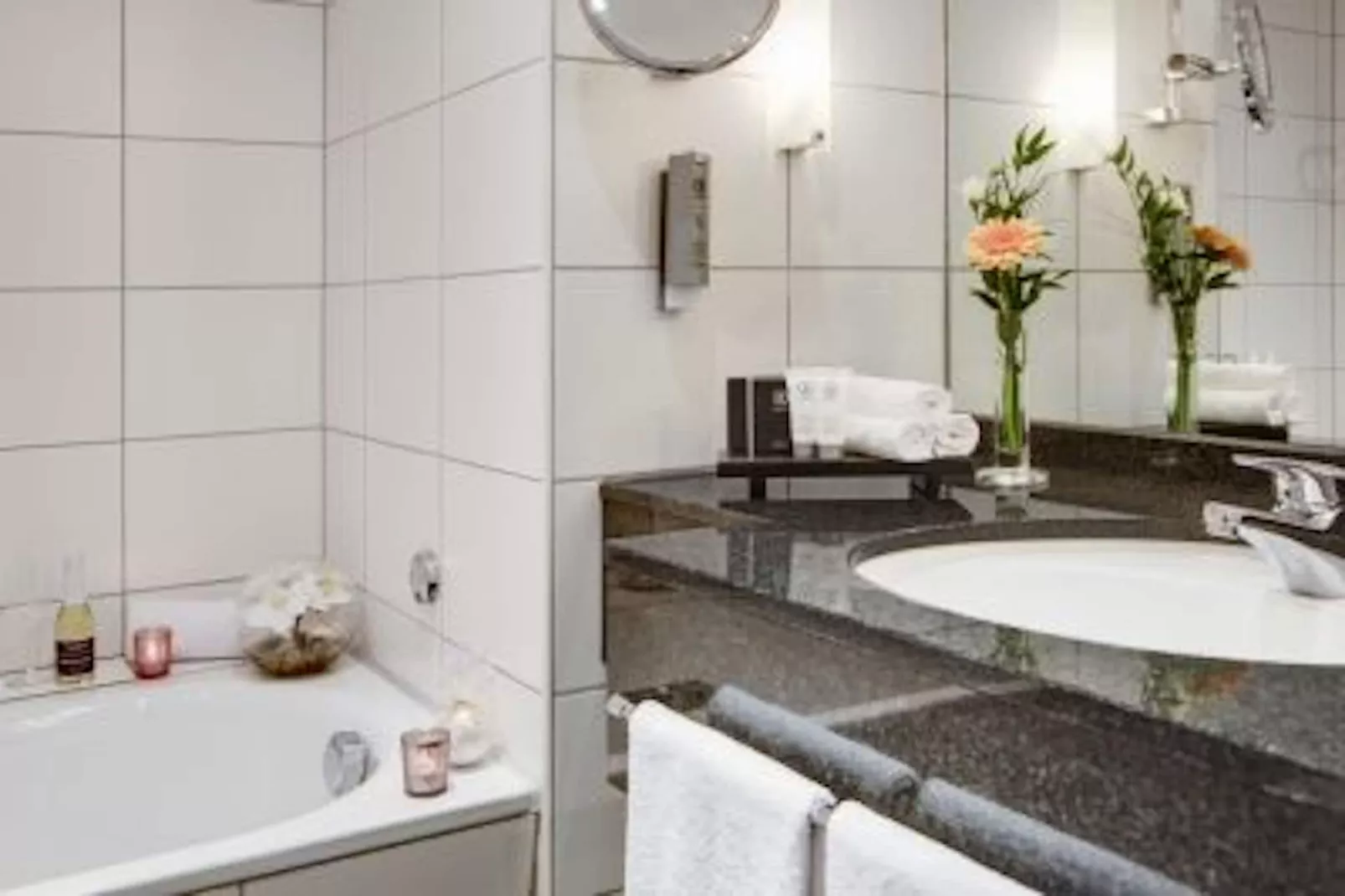 Kispet zwei Doppelzimmer Oberhausen-Badkamer