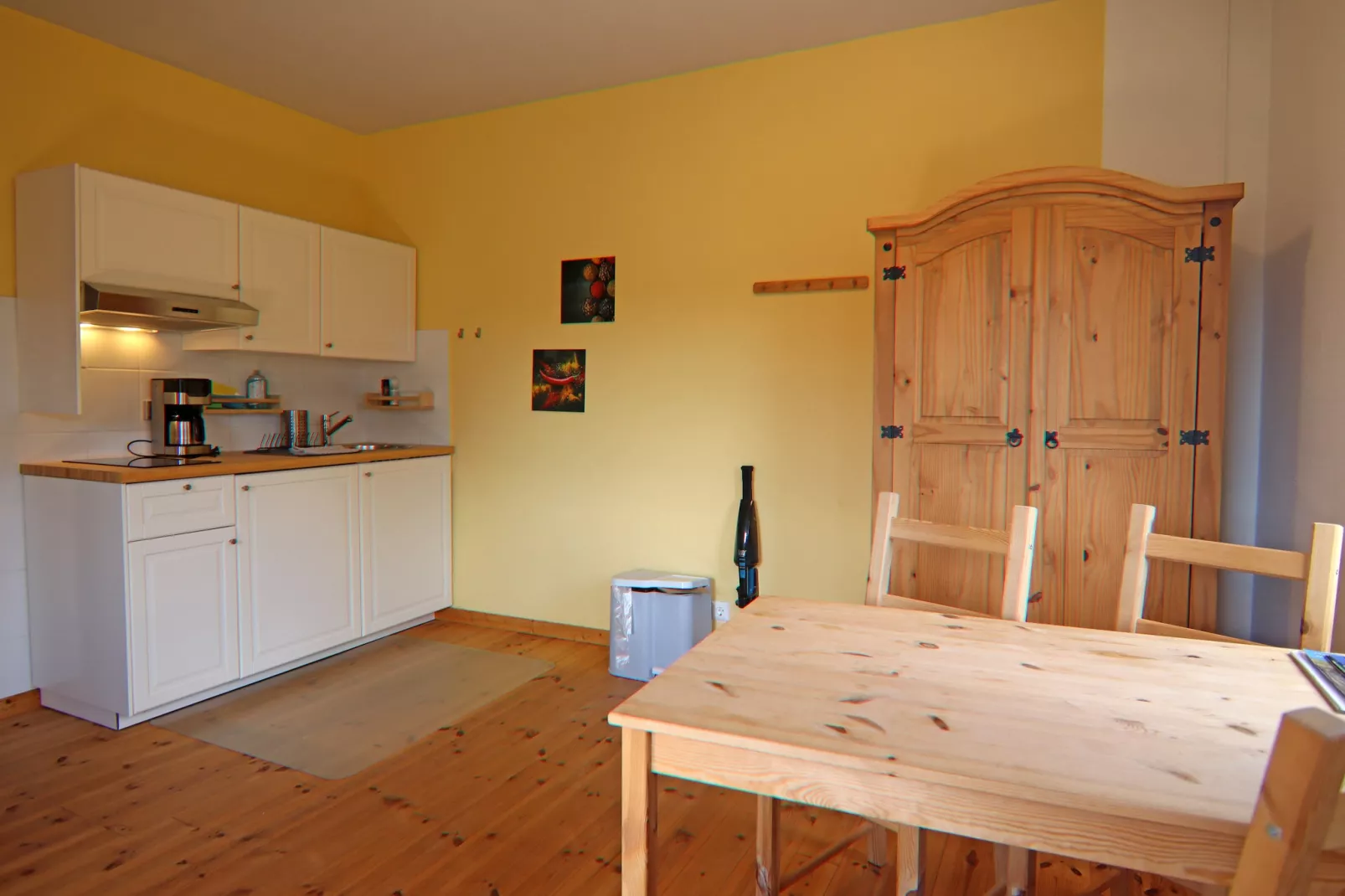 Apartment 4 Vilzsee-Eetkamer