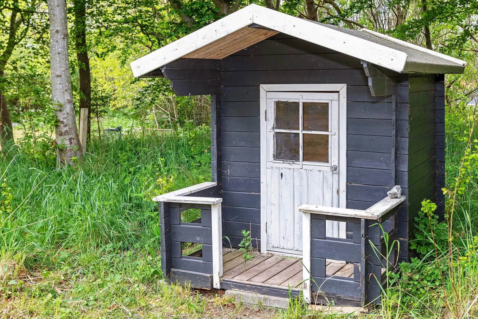 Ruim appartement met bubbelbad in Løgstør-Buitenlucht