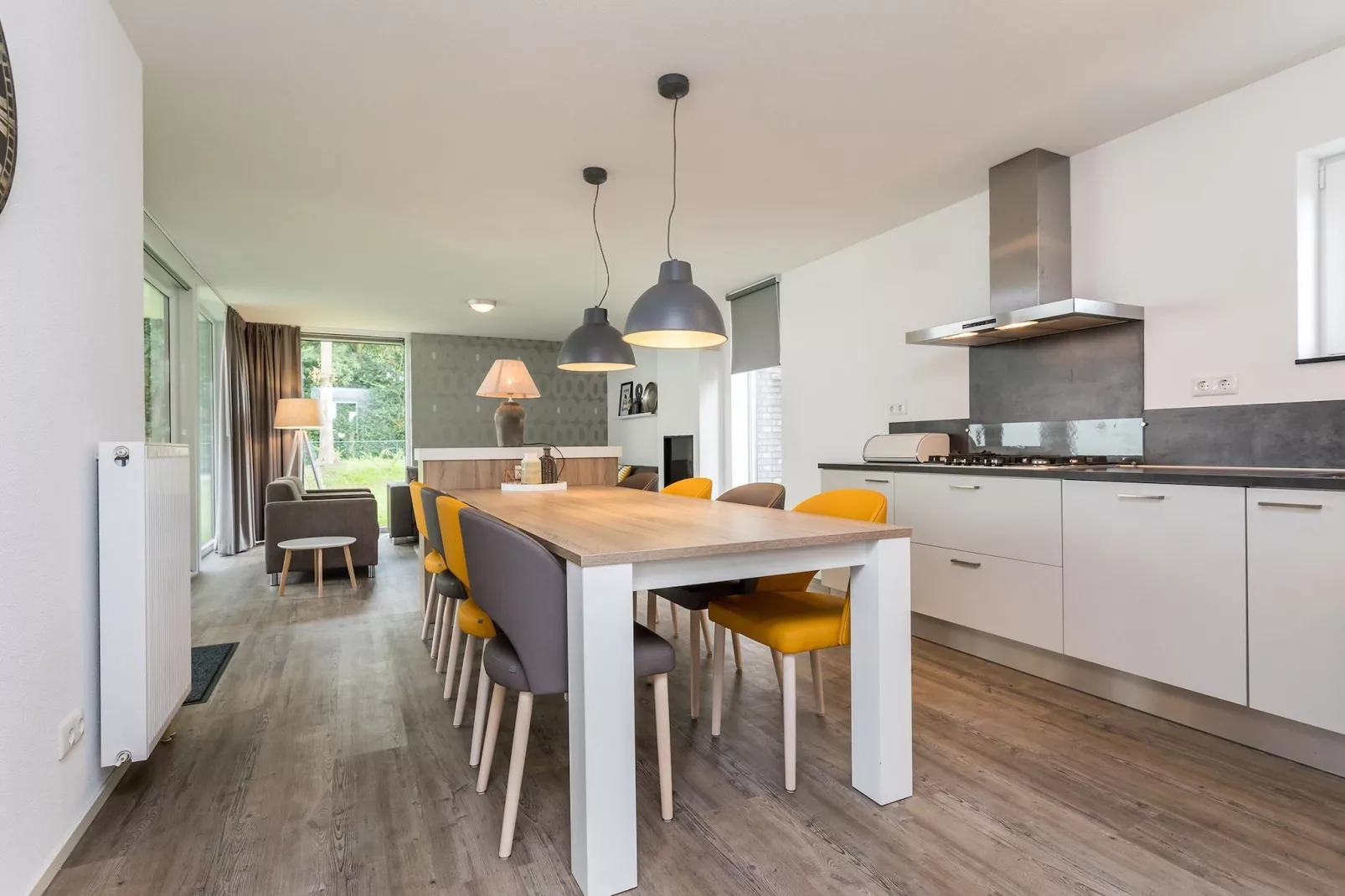 Buitenhof De Leistert 28 - Eetkamer