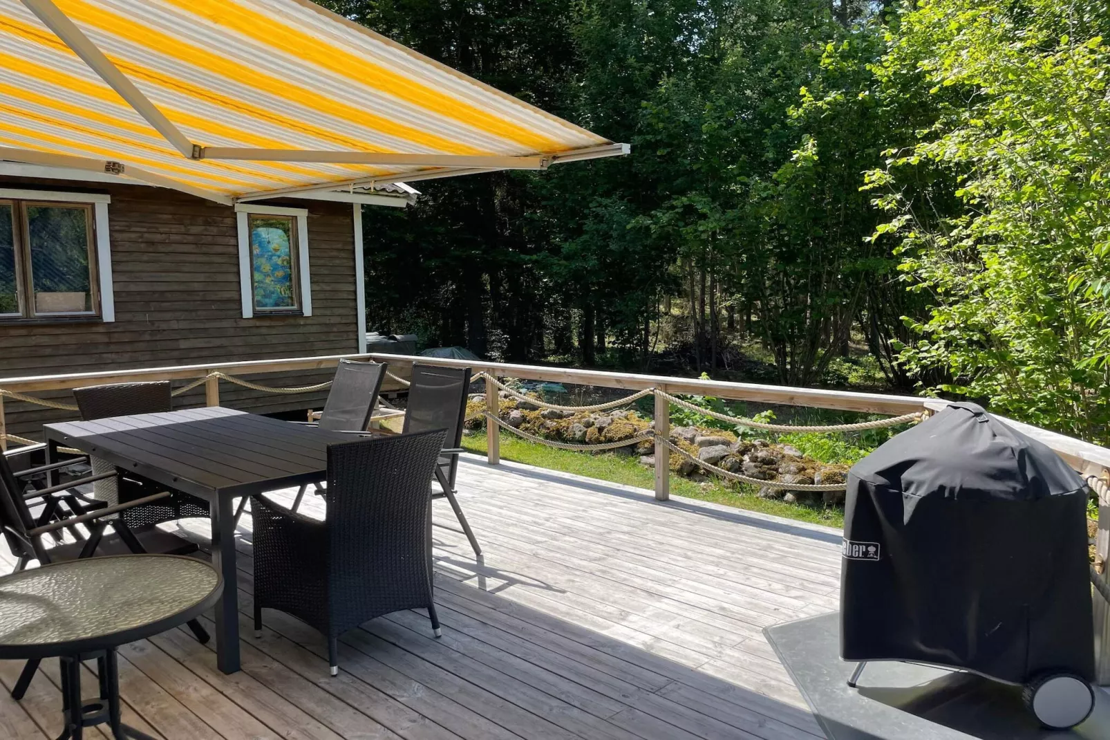 Licht vakantiehuis aan het meer-Buitenlucht