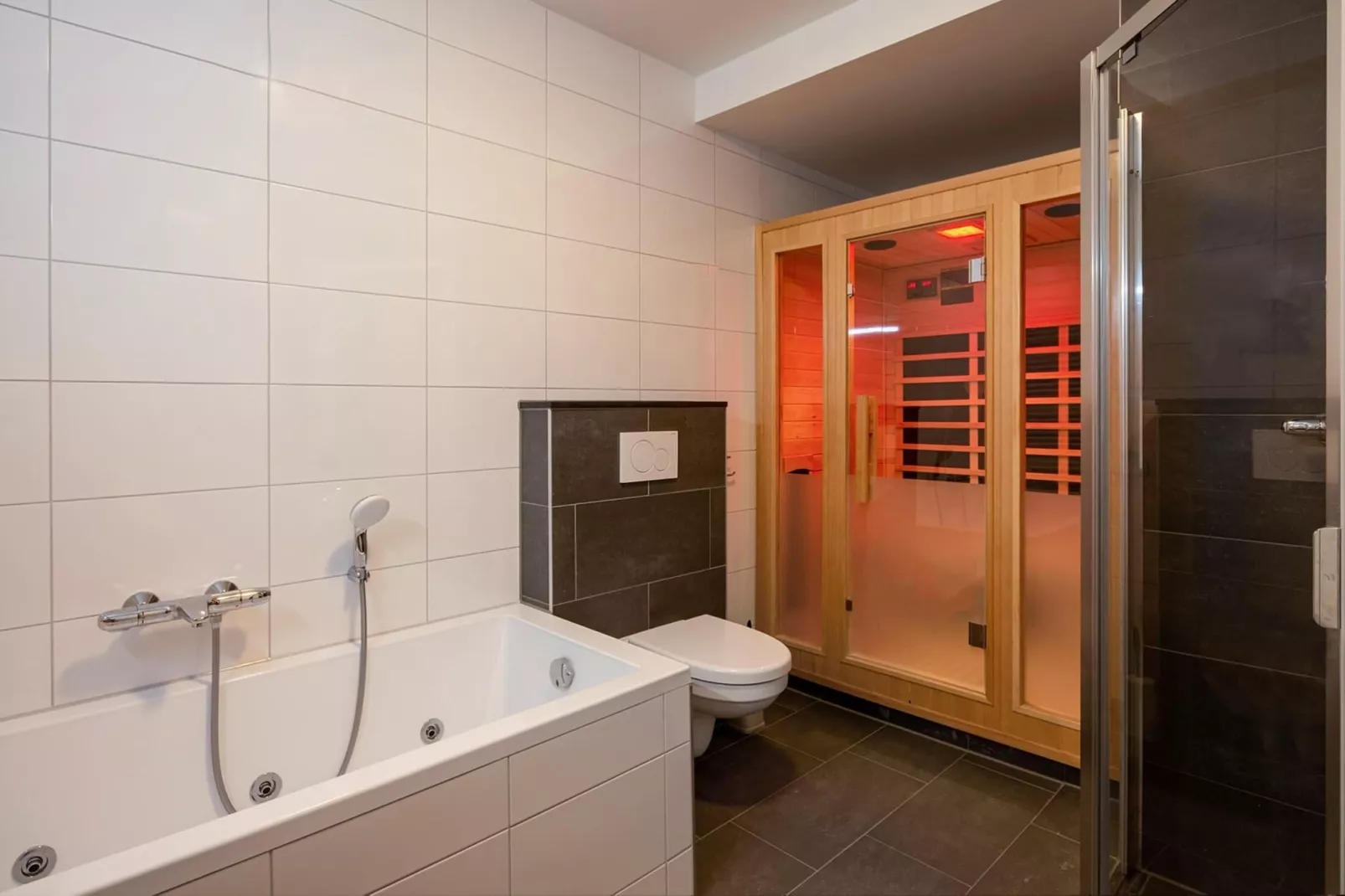 Bungalowpark Schin op Geul 14-Badkamer