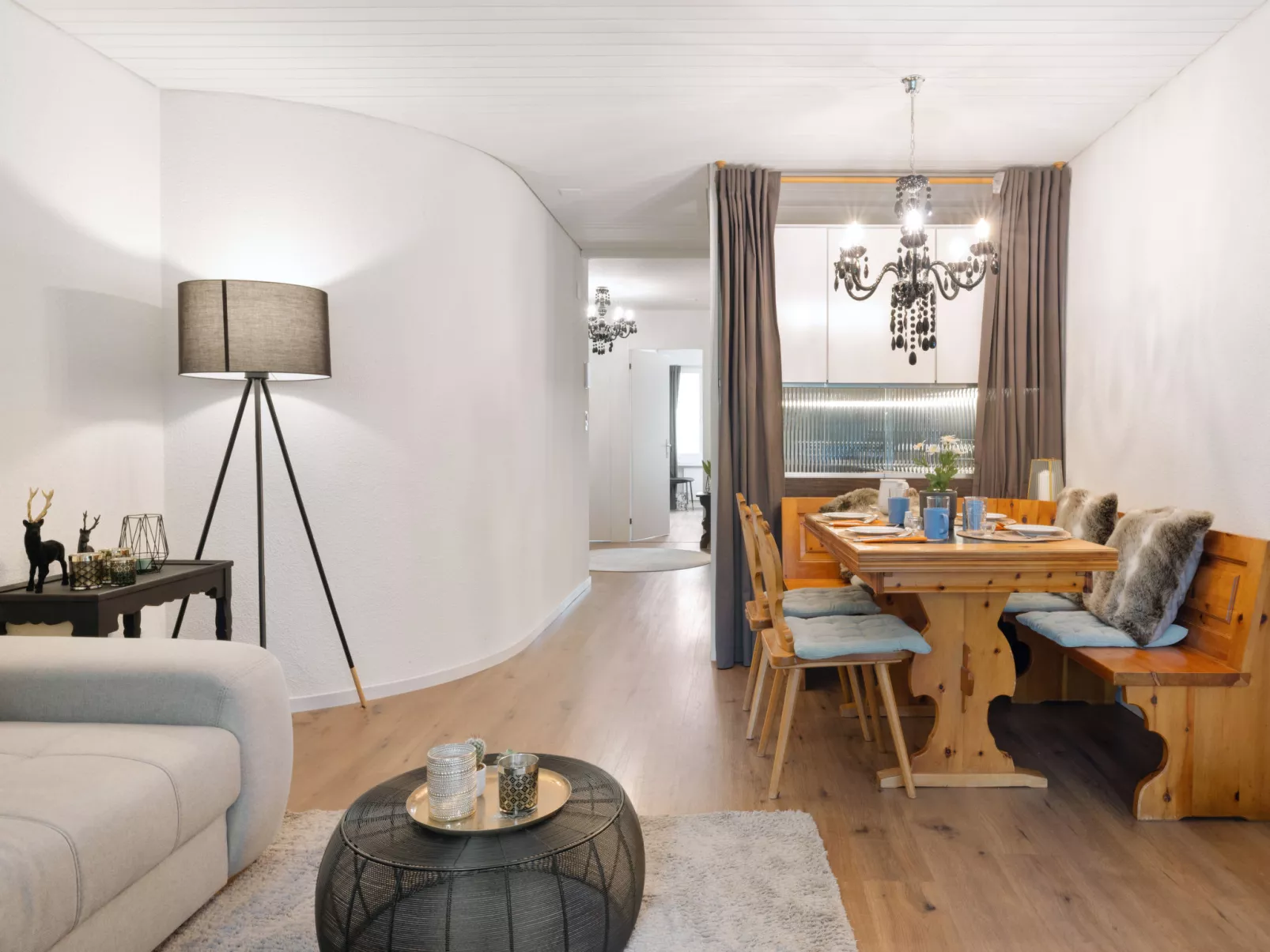 Verbena Apt 4-Binnen