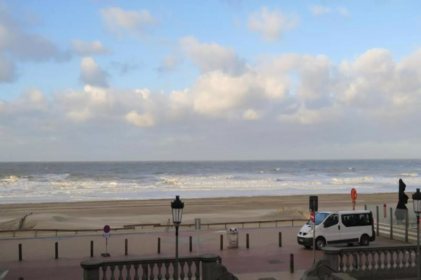 Appartement in Blankenberge bij Tennisclub-Gebieden zomer 1km