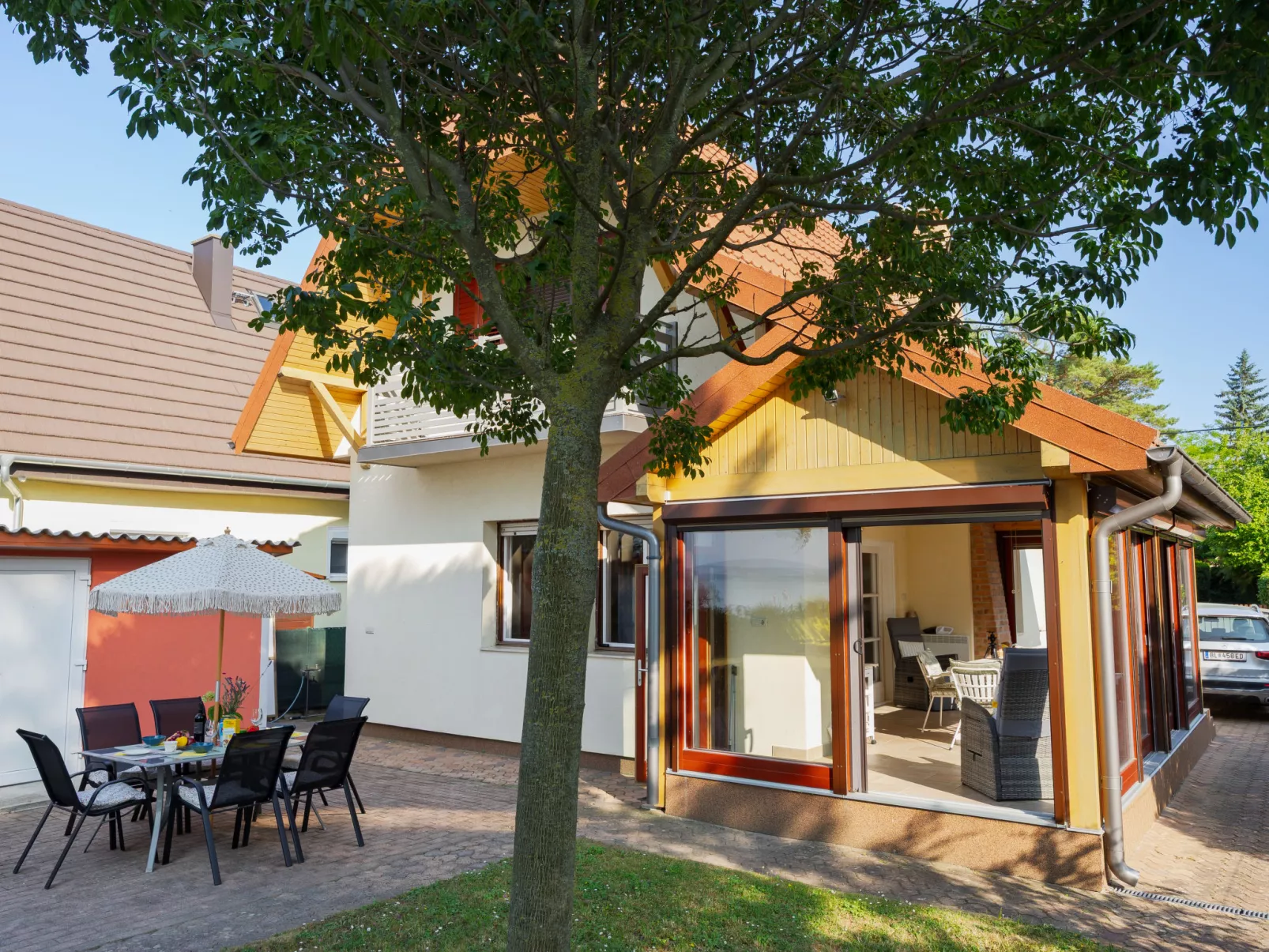 Lake House Sundown-Buiten