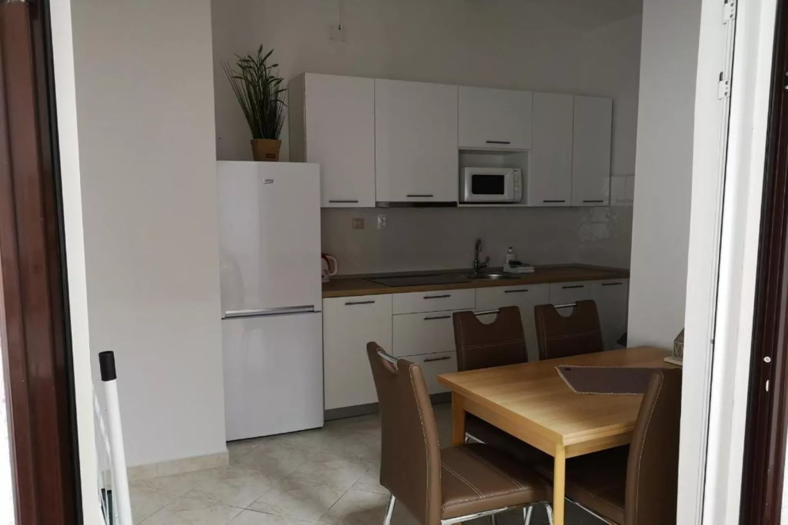 Lumbarda Resort Apartments - Comfort Two-Bedroom Apartment F5-Eetkamer