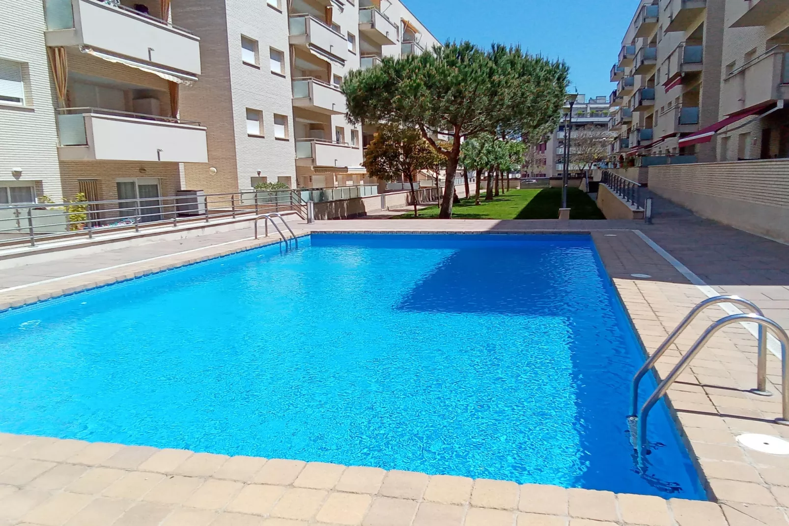 Vivalidays Alicia - Fenals - LLoret de-Zwembad