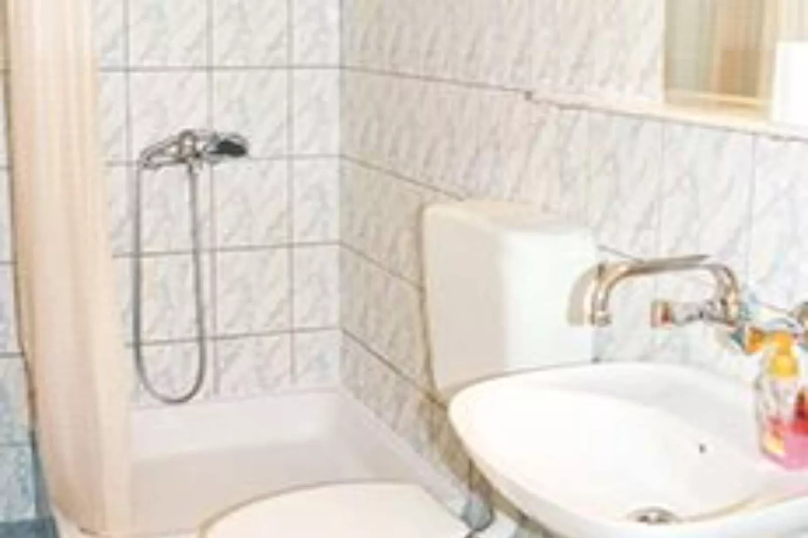Apartments Antonio - One Bedroom Apartment with Terrace (Apartment C)-Badkamer