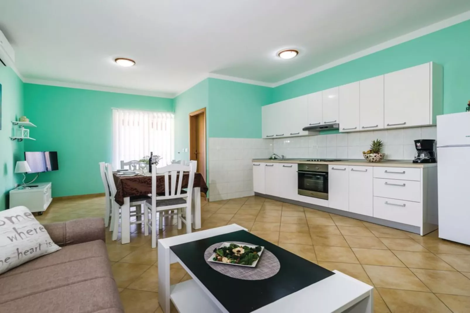 Holiday Home Villa Ksenija - Six Bedroom Holiday Home with Pool-Woonkamer