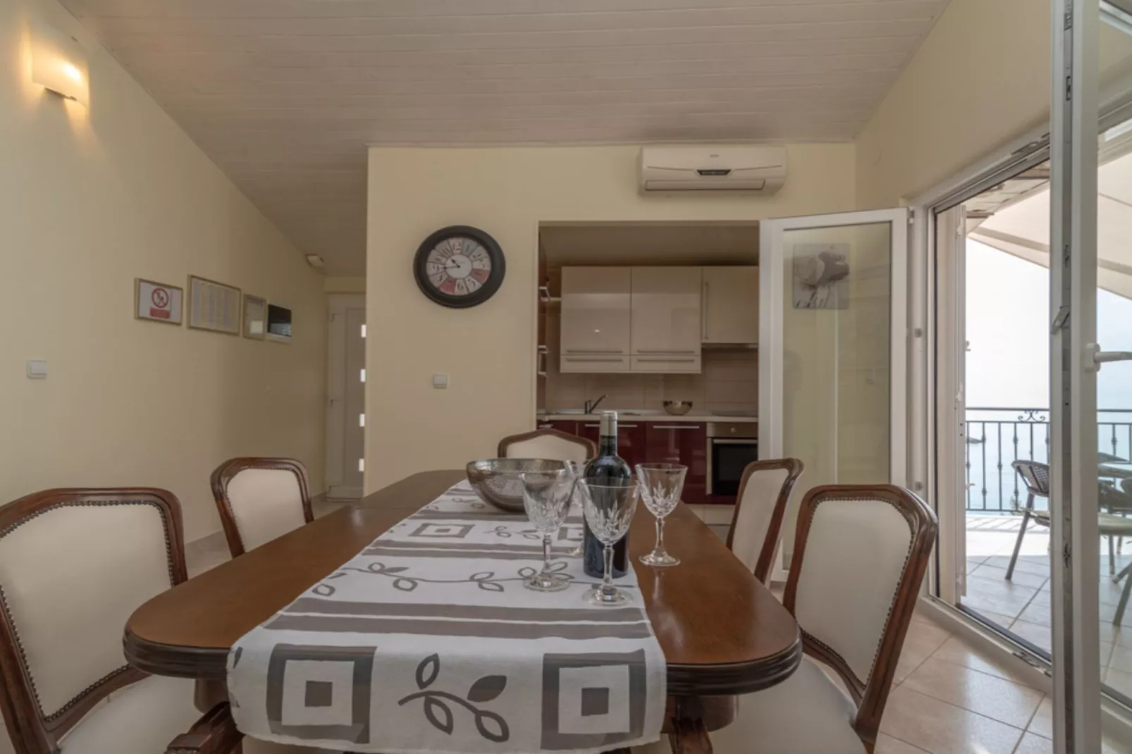Apartment Villa Daniela - Three Bedroom Apartment with Terrace-Eetkamer